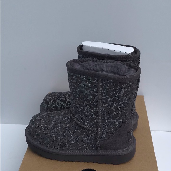 UGG Classic II Glitter Leopard - Picture 4 of 6